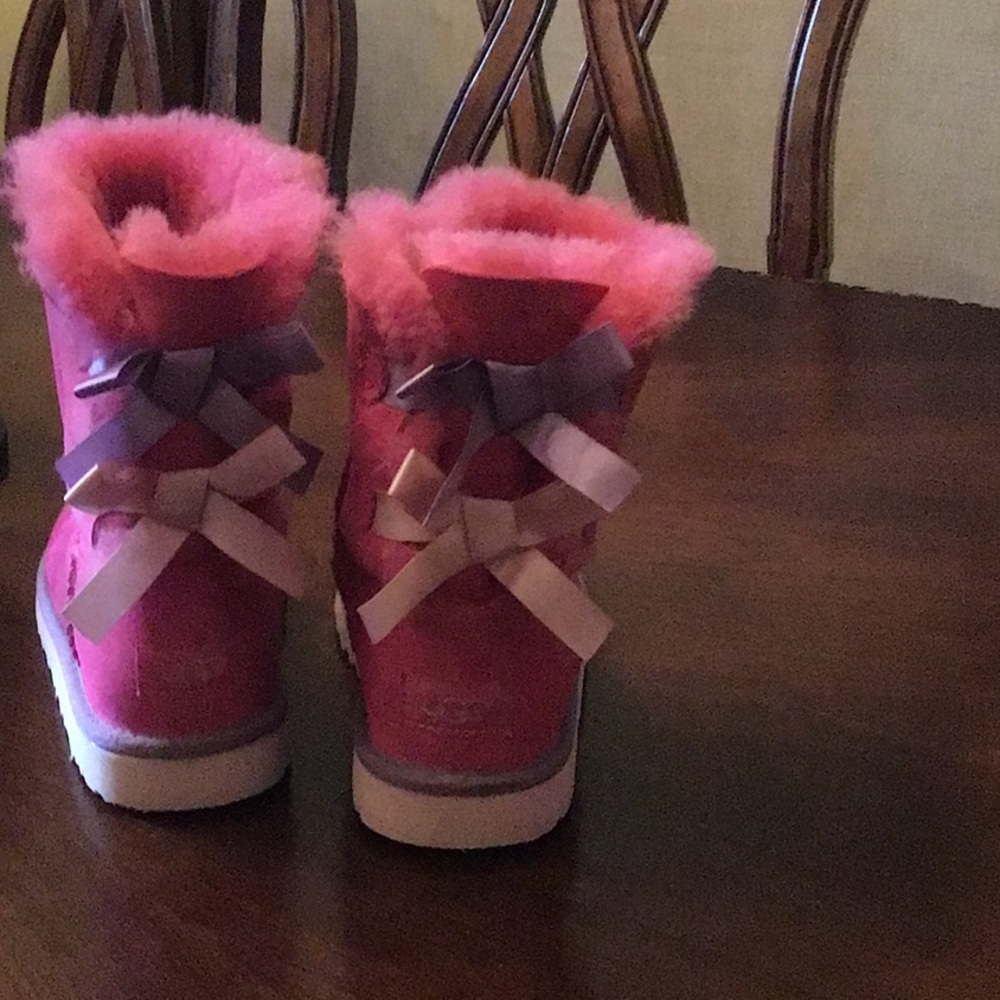 Like new girl Ugg boots